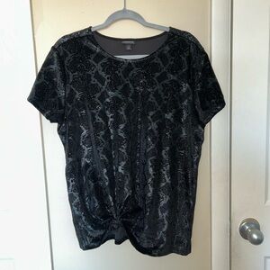 Torrid Black Patterned Short Sleeve Tee